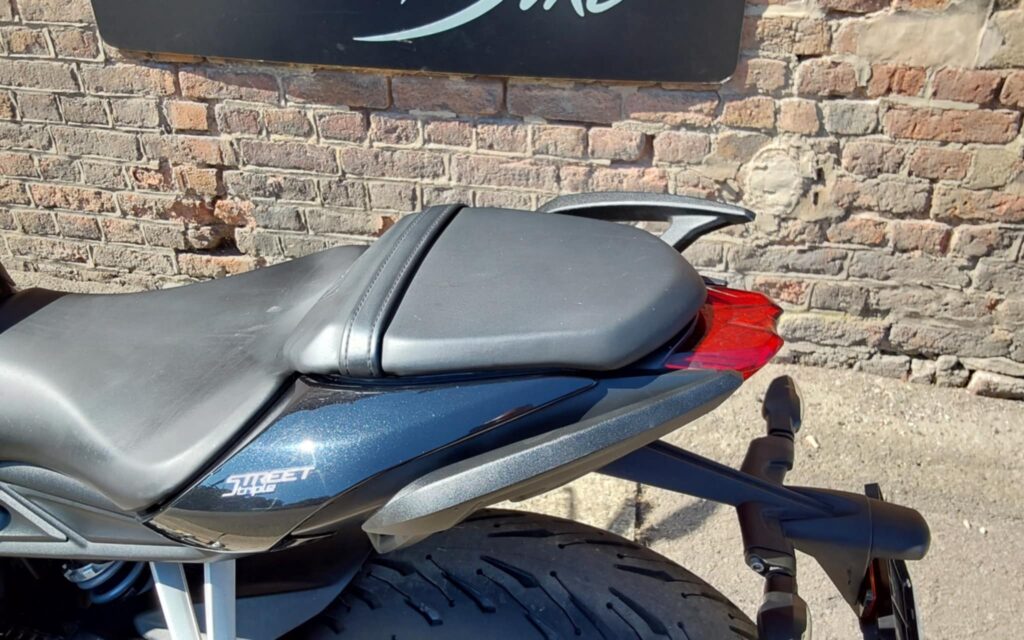 2020 Triumph STREET TRIPLE S 765