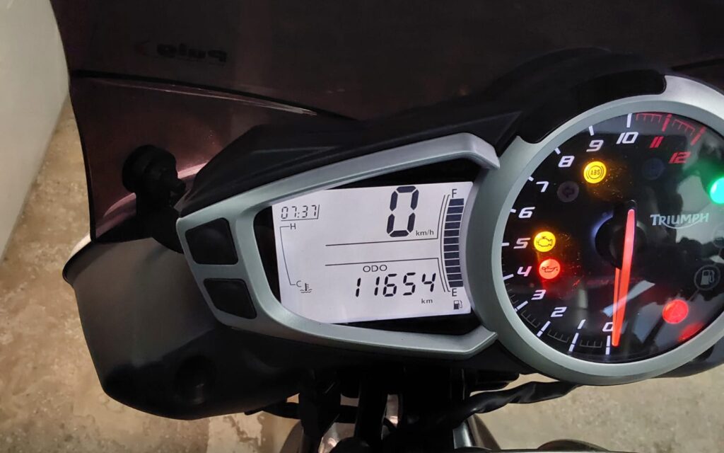 2011 Triumph SPEED TRIPLE 1050