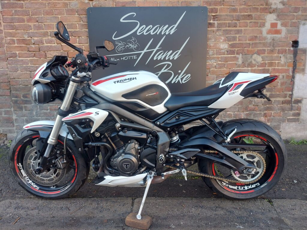 2020 Triumph STREET TRIPLE S 660