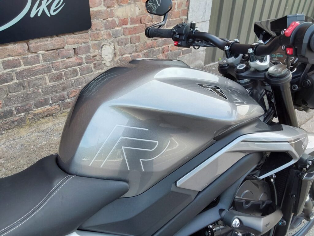 2023 Triumph STREET TRIPLE R 765