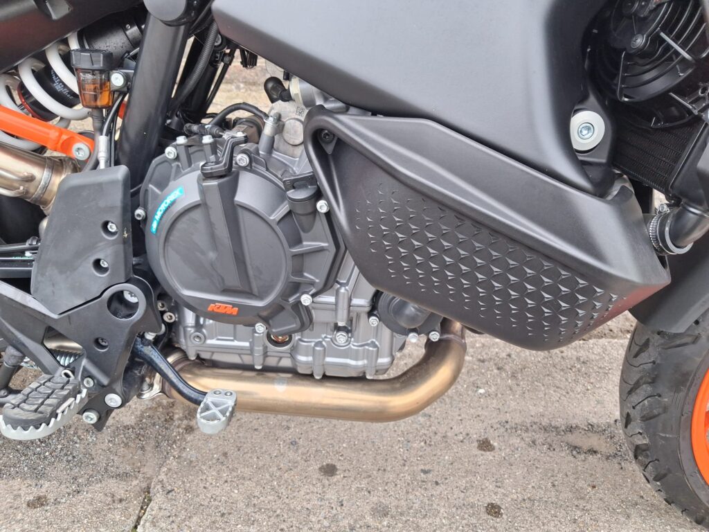 2024 KTM 890 SMT